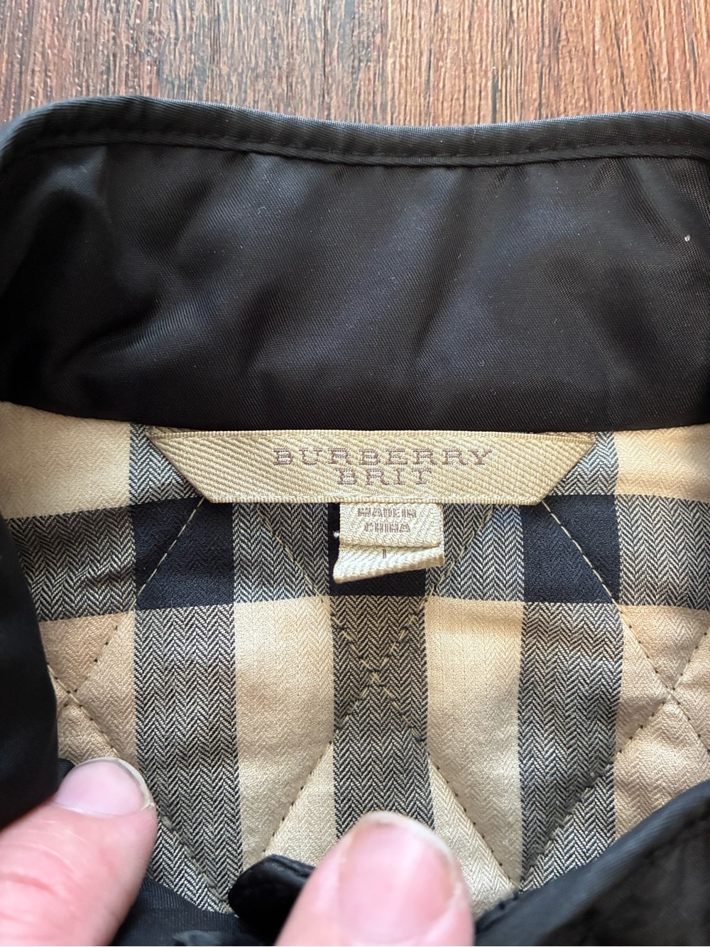Burberry Black Quilted Women's Puffer Jacket - Picture 2 of 8